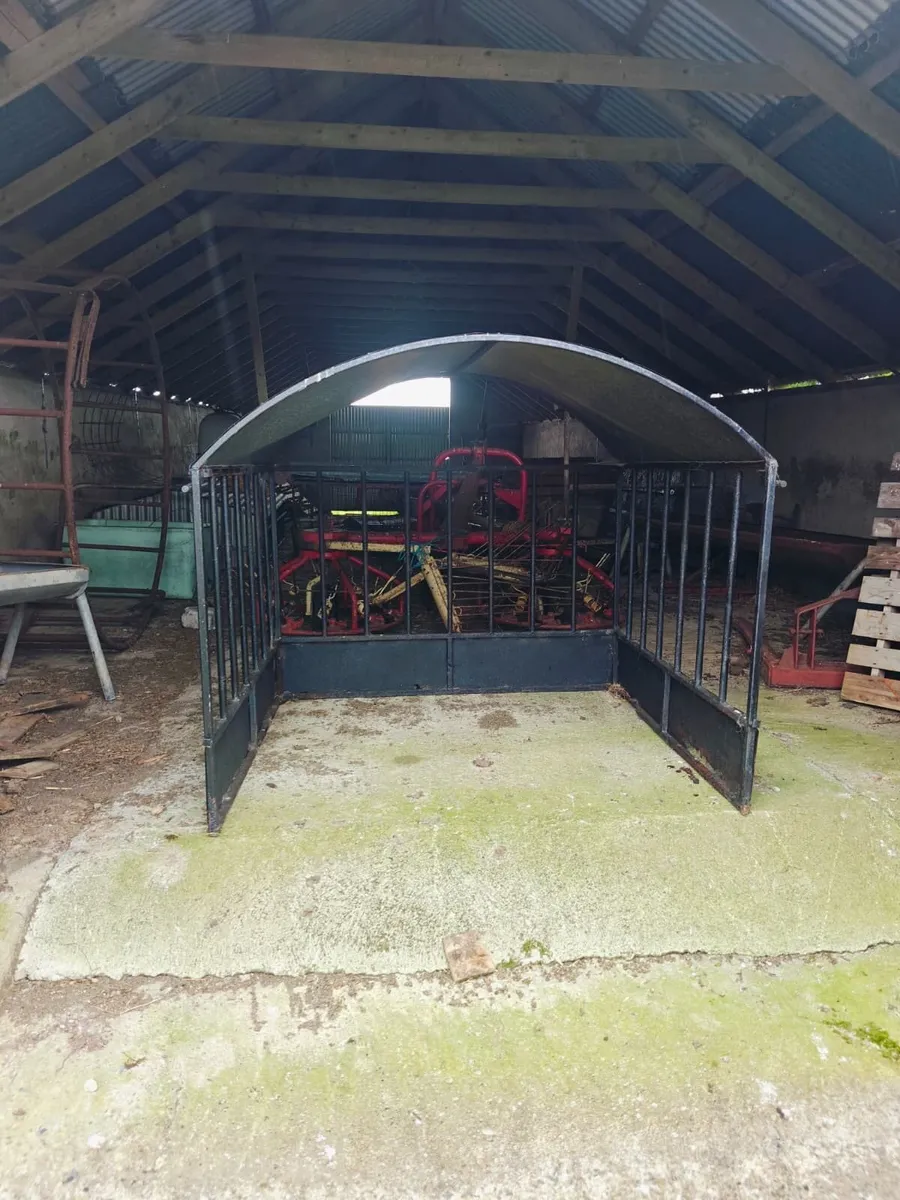 Hay Feeder - Image 1