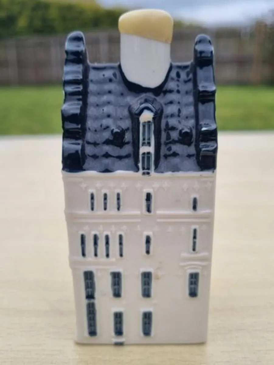 KLM ceramic house no. 92 - Image 2