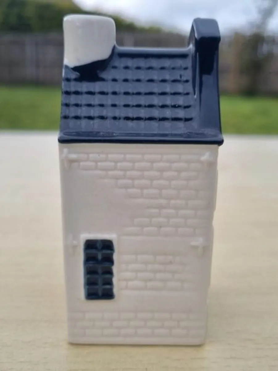 KLM Iconic Delft Blue Ceramic Miniature House - Image 3