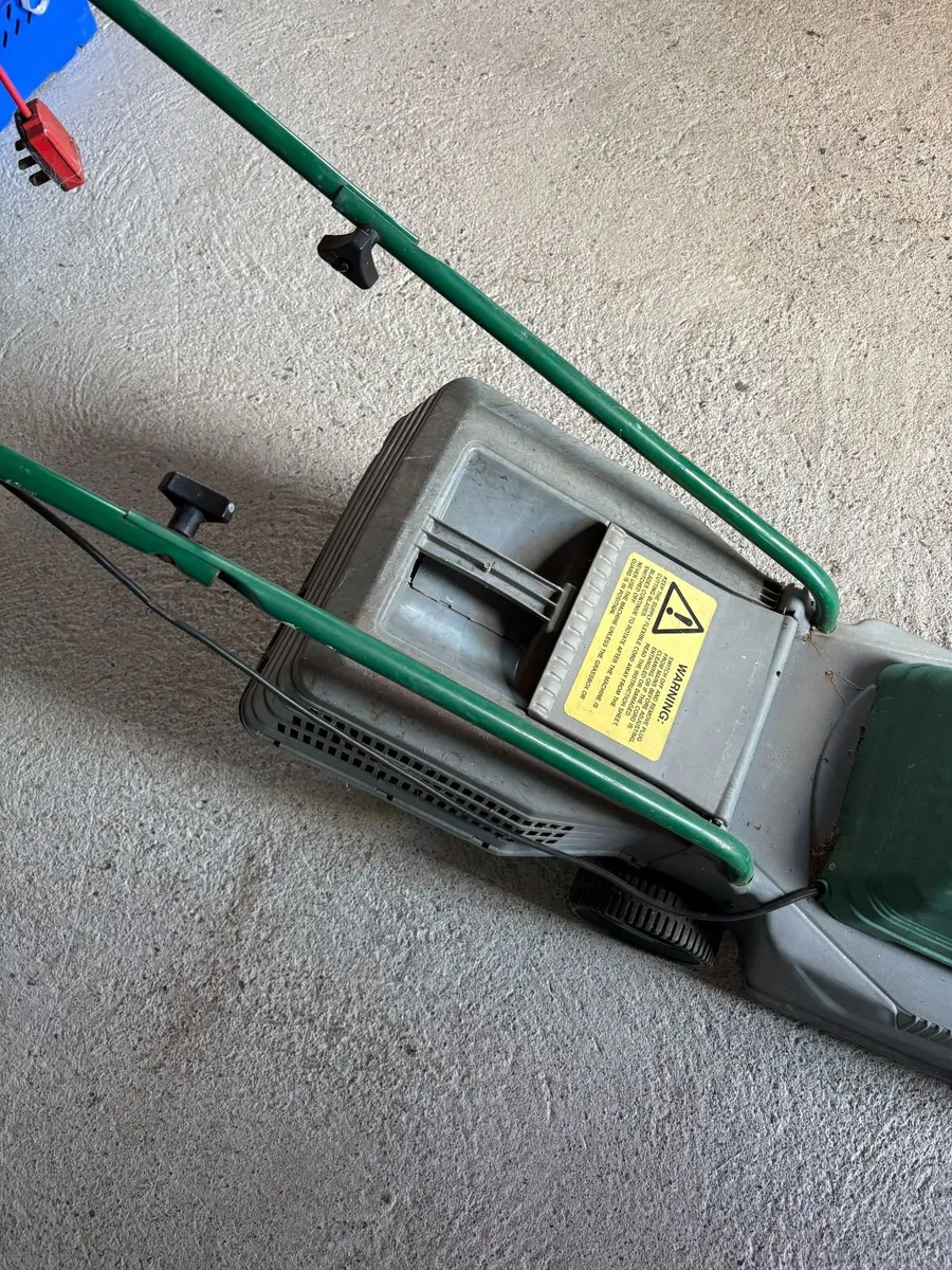 Qualcast Electric Lawnmower - Image 3