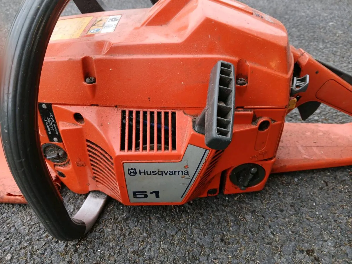 Chain saw - Image 1