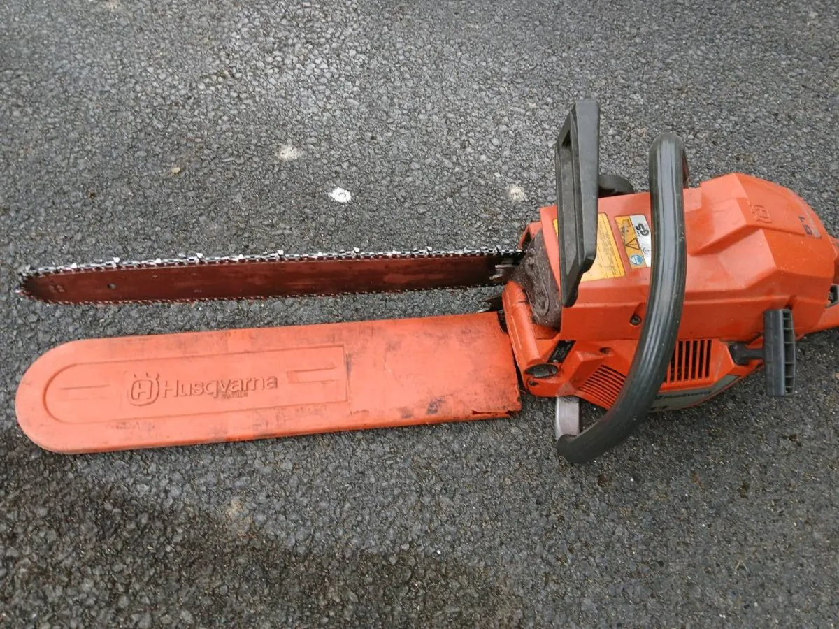 Chain saw - Image 2