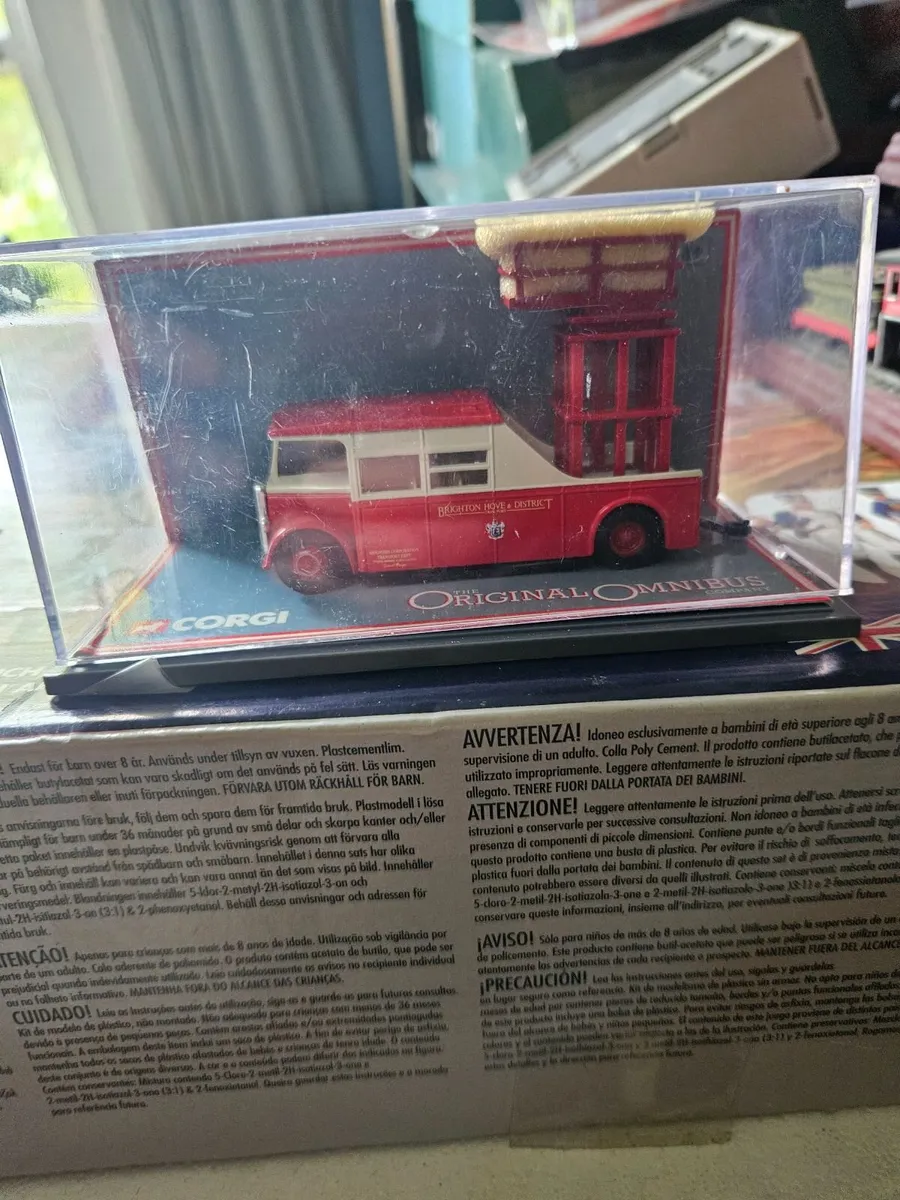 Corgi Bus Tow Truck - Image 2