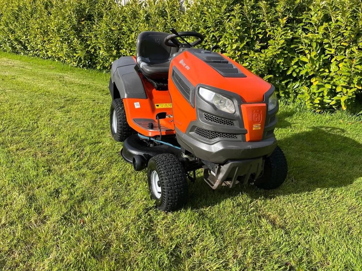 Husqvarna 22hp hydrostatic ride on mower - Image 3