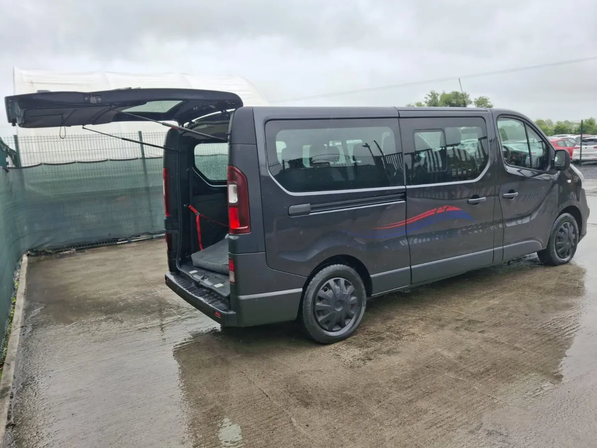 2017 Opel Vivaro mini bus 9 seater - Image 3
