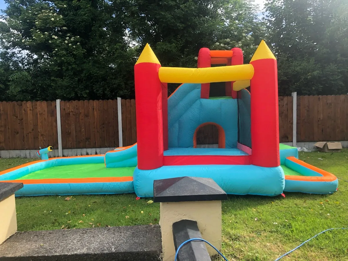 Bouncing castle - Image 4
