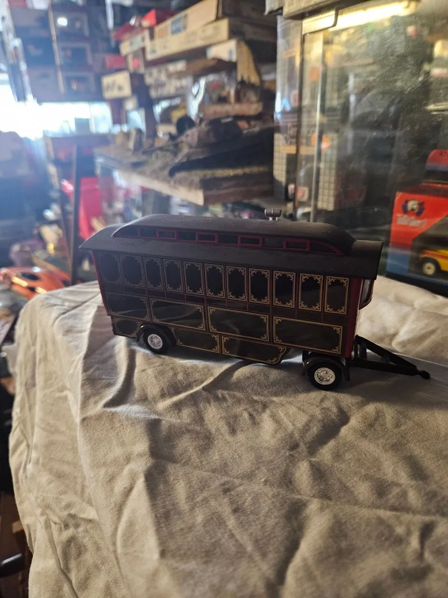 Corgi Circus Fair Ground Showmans Range Trailer