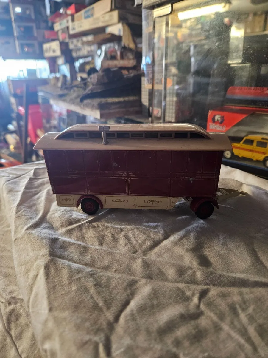 Corgi Circus Fair Ground Showmans Range Trailer