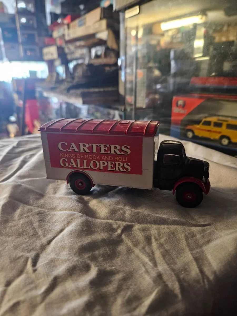 Corgi Circus Fair Ground Showmans Range Truck - Image 1