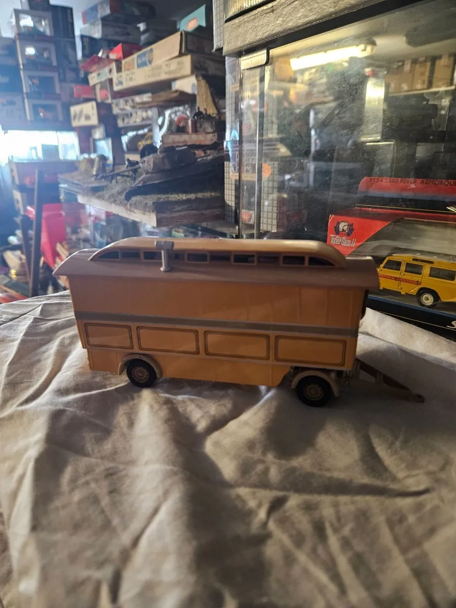 Corgi Circus Fair Ground Showmans Range Trailer