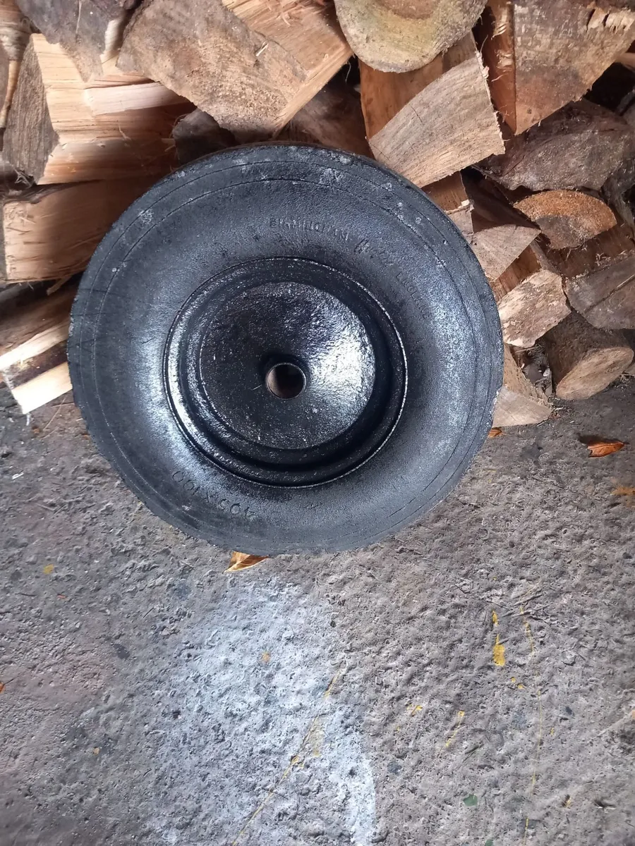 Mortar bin cement mixer wheel. - Image 3