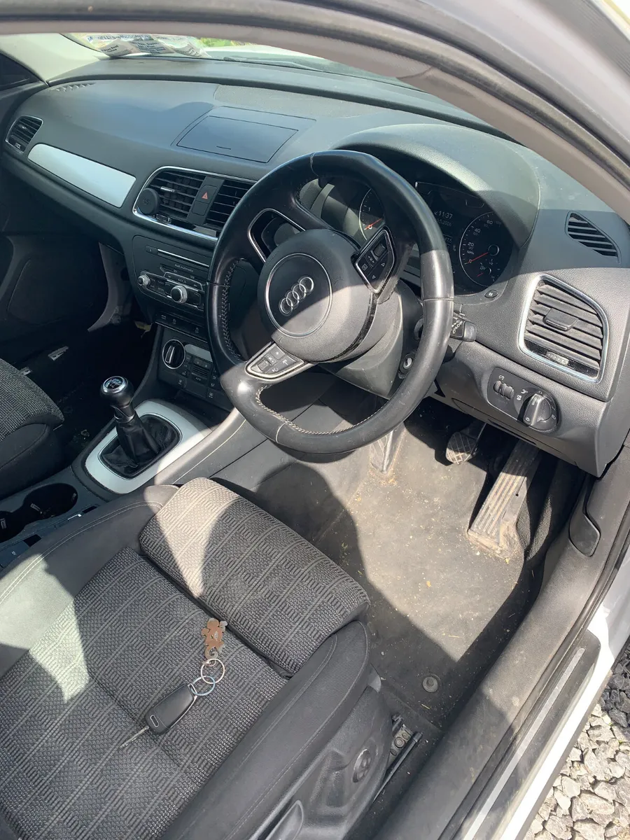 2016 AUDI Q3 TDI  6 SPEED MANUAL - Image 4