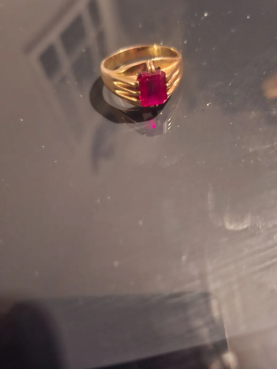 9ct heavy ring - Image 1