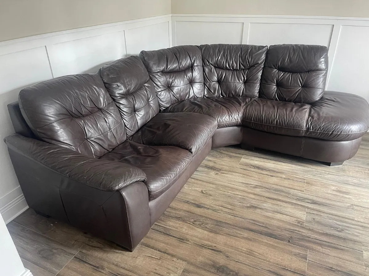 Corner leather couch - Image 2