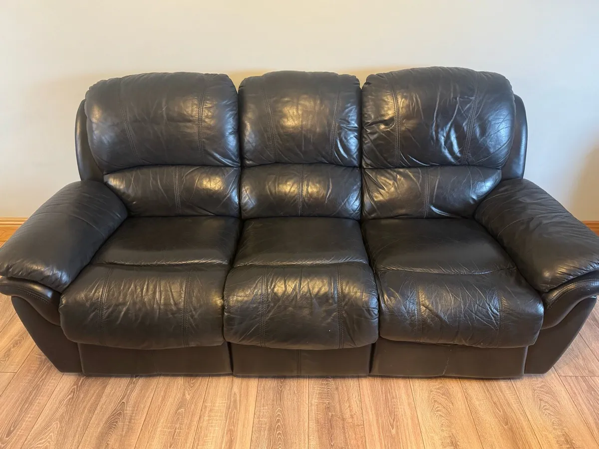 3 Piece Suite - Image 1