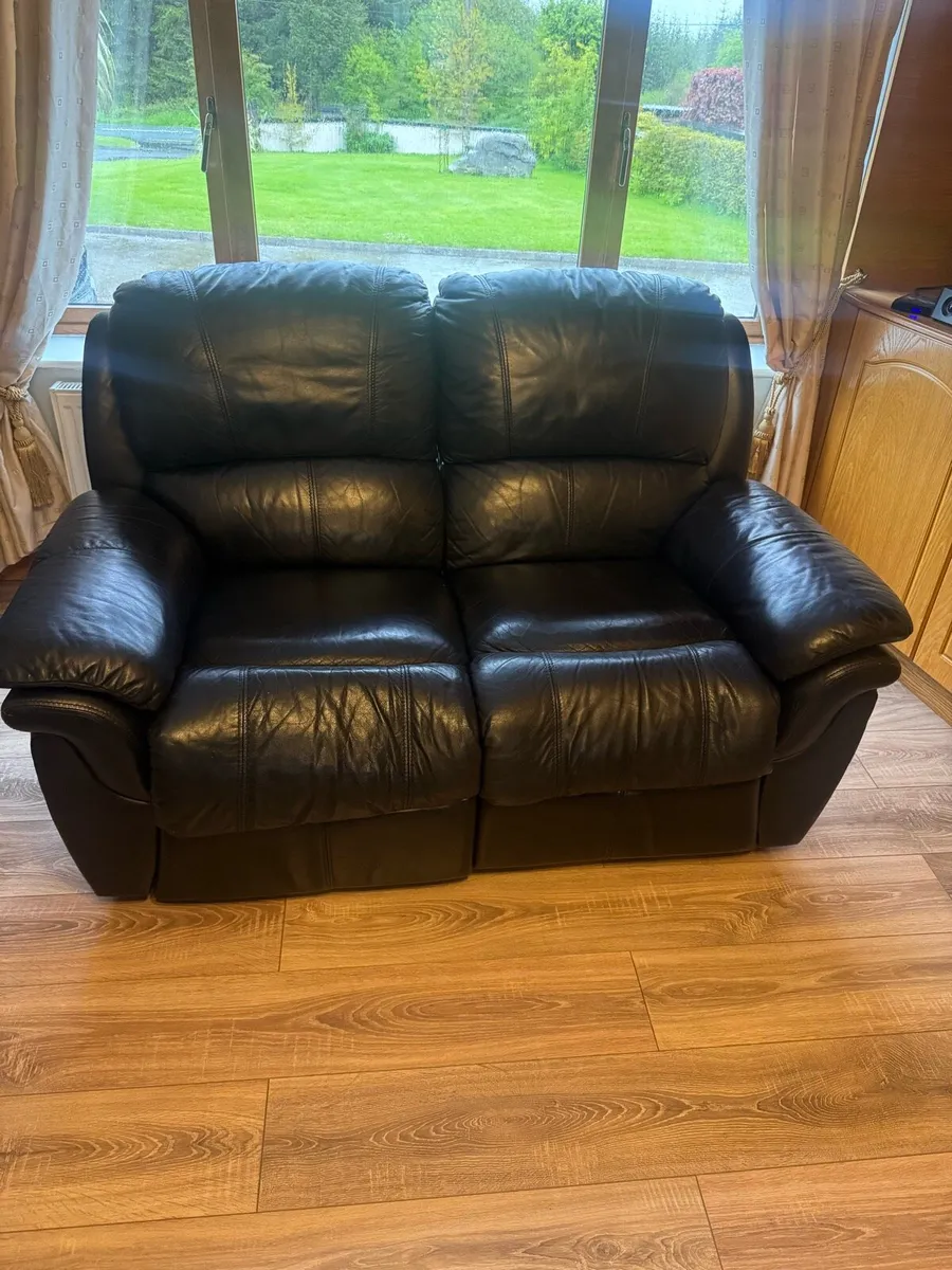 3 Piece Suite - Image 2