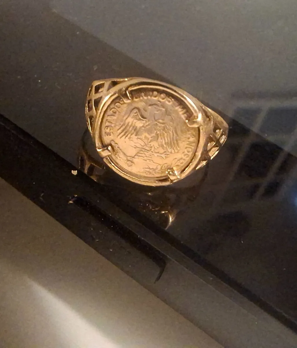 9ct ring with 22ct coin - Image 2