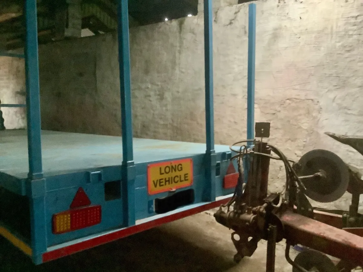 Bale trailer, Bale handlers, de horning crate - Image 3