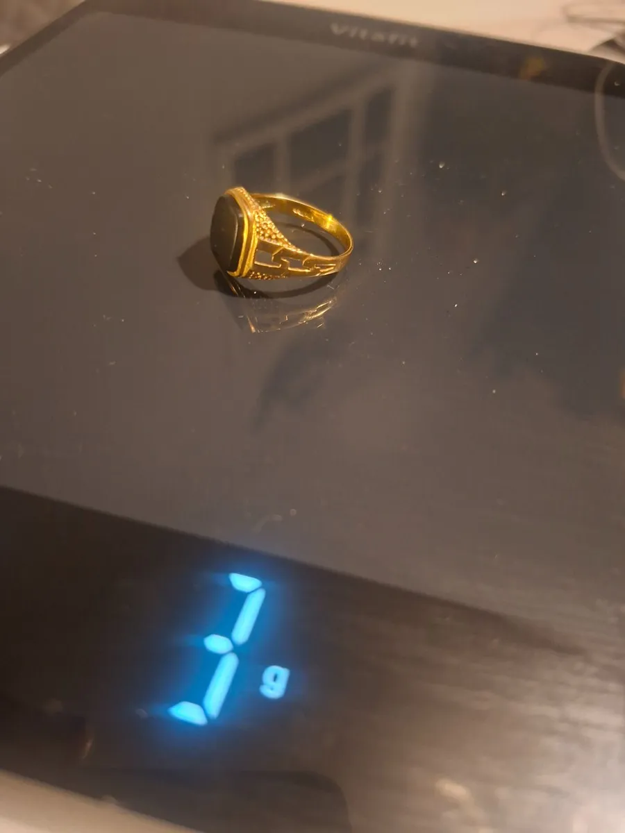 9ct ring - Image 1