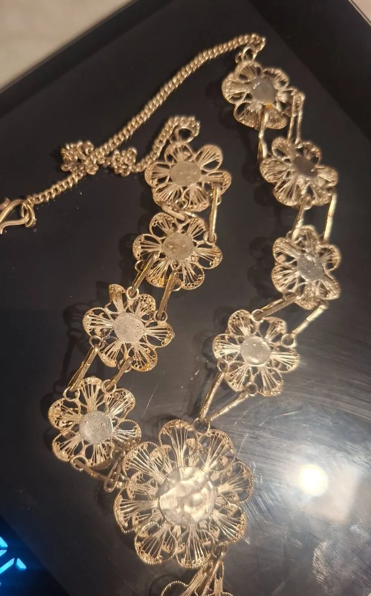 Long silver necklace - Image 1