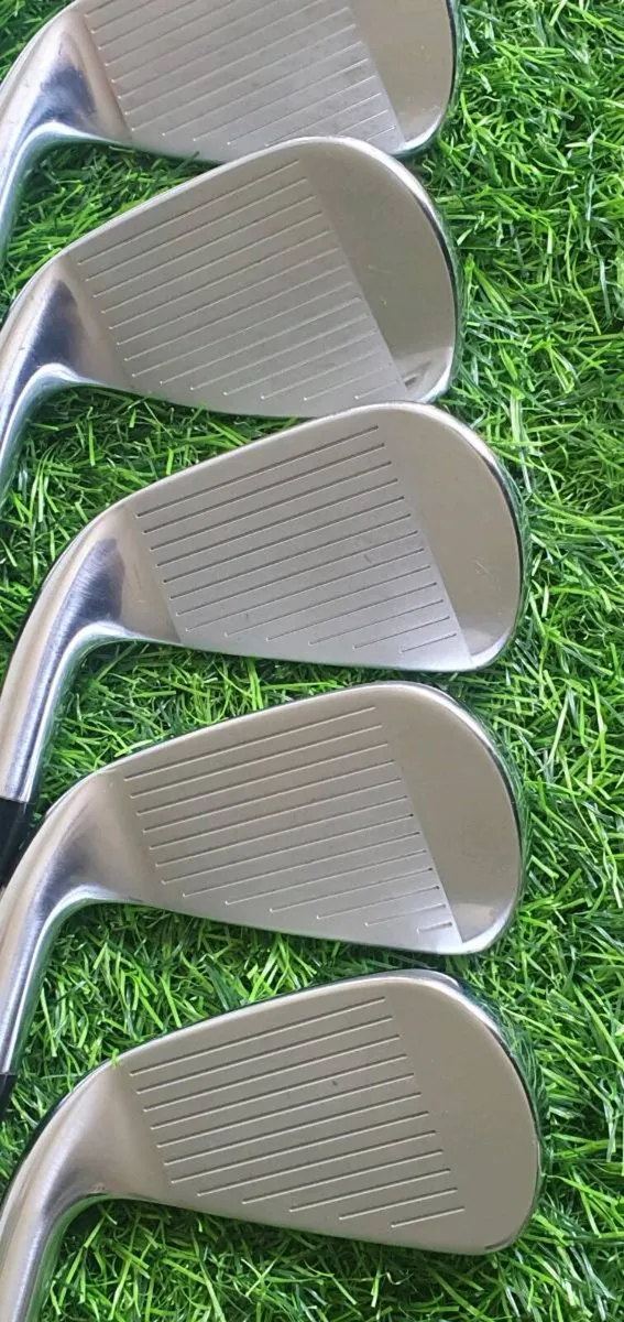2023 EDITION BRAND NEW TITLEIST T300 IRONS - Image 4