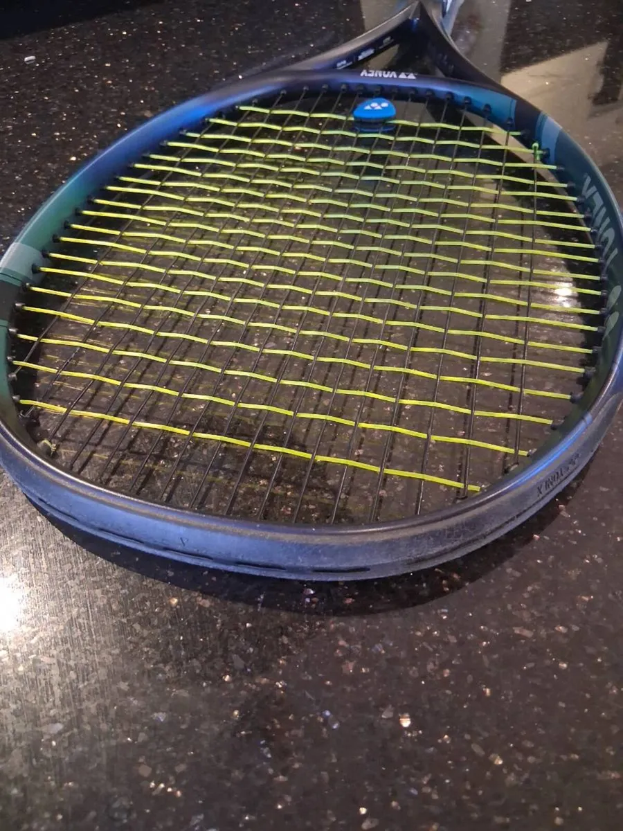 Yonex Ezone 98 305g tennis racket - Image 3