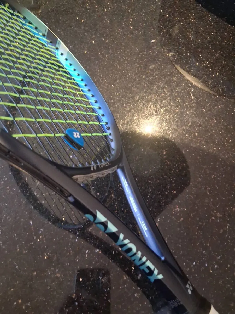 Yonex Ezone 98 305g tennis racket - Image 4
