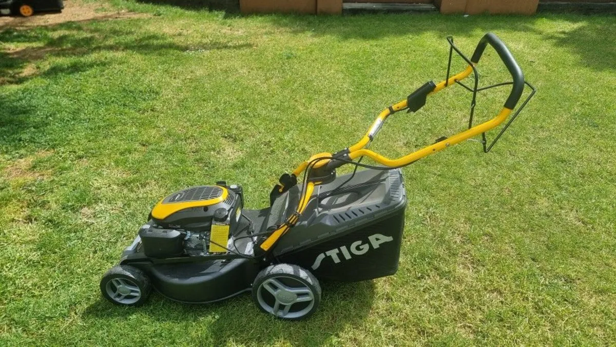 New Stiga combi 753se lawnmower - Image 1