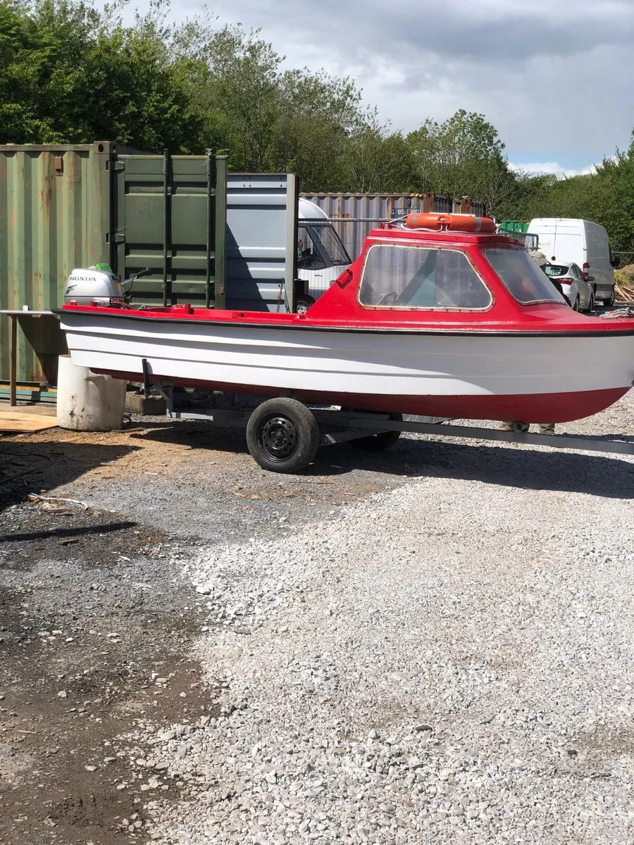 Fishing boat - Image 1