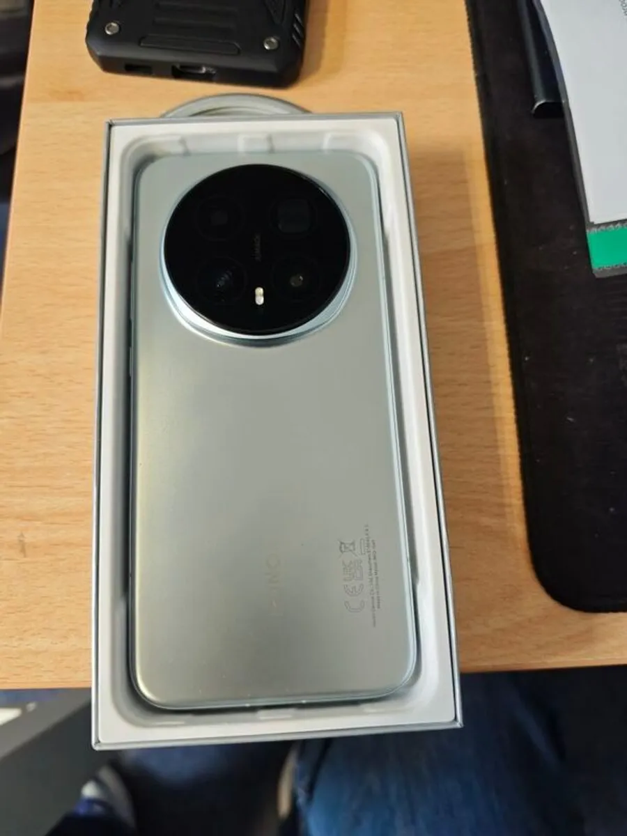 Honor Magic 8 Pro Epi Green Colour 512gb-16gb Few weeks old Grade A Honor Warranty as EU-UK model. Fully boxed accessories and case. Open to Trade S26 Ultra - Image 1