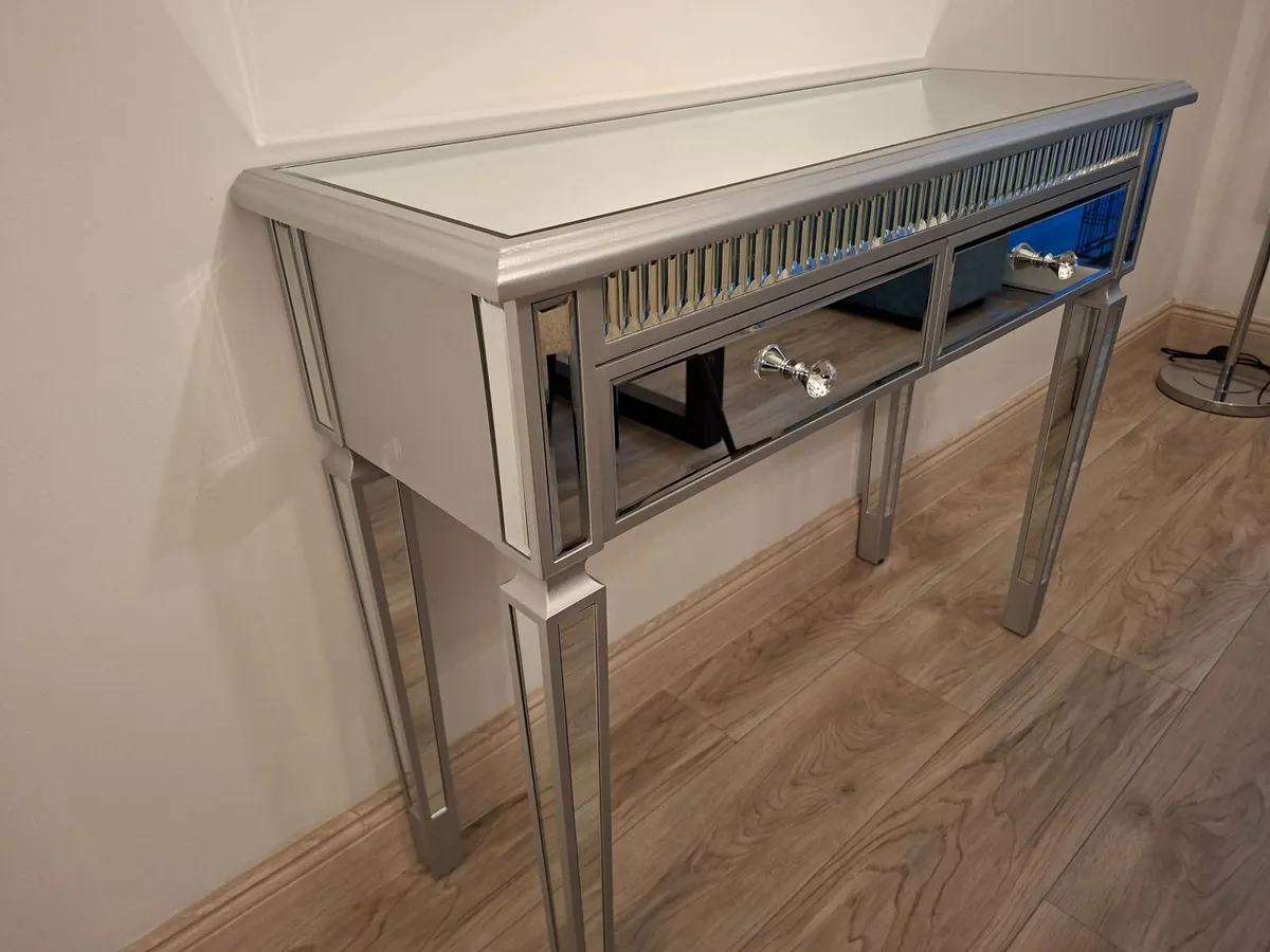 Mirror side table - Image 1
