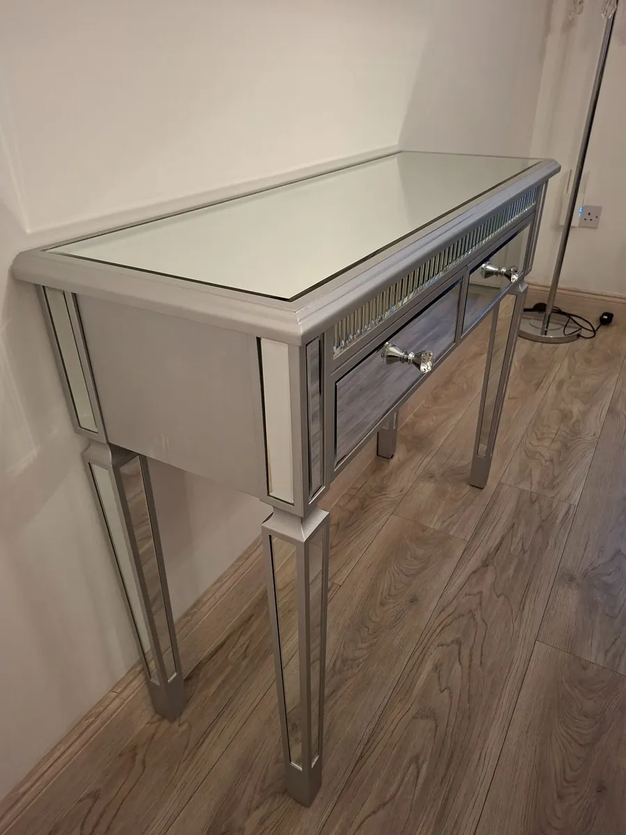 Mirror side table - Image 2