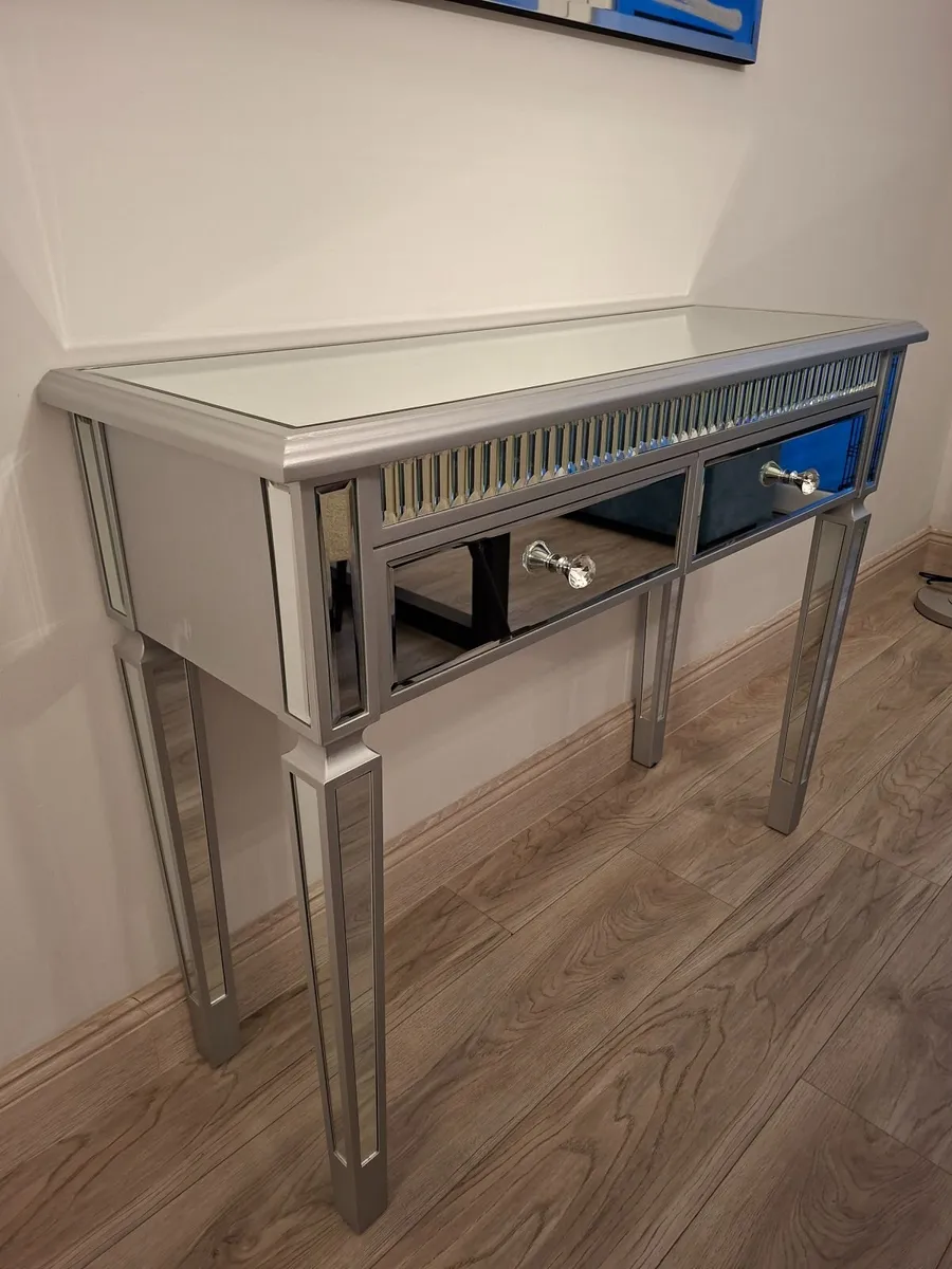 Mirror side table - Image 3