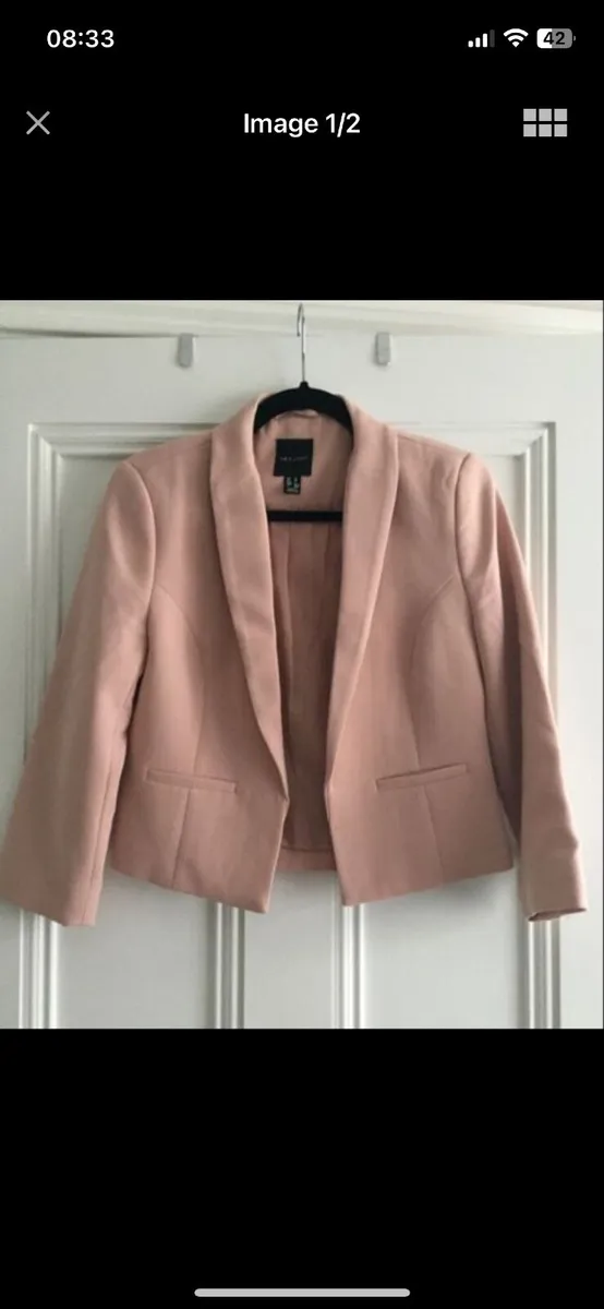 New Look blush pink crop blazer with a shawl colla - Image 1