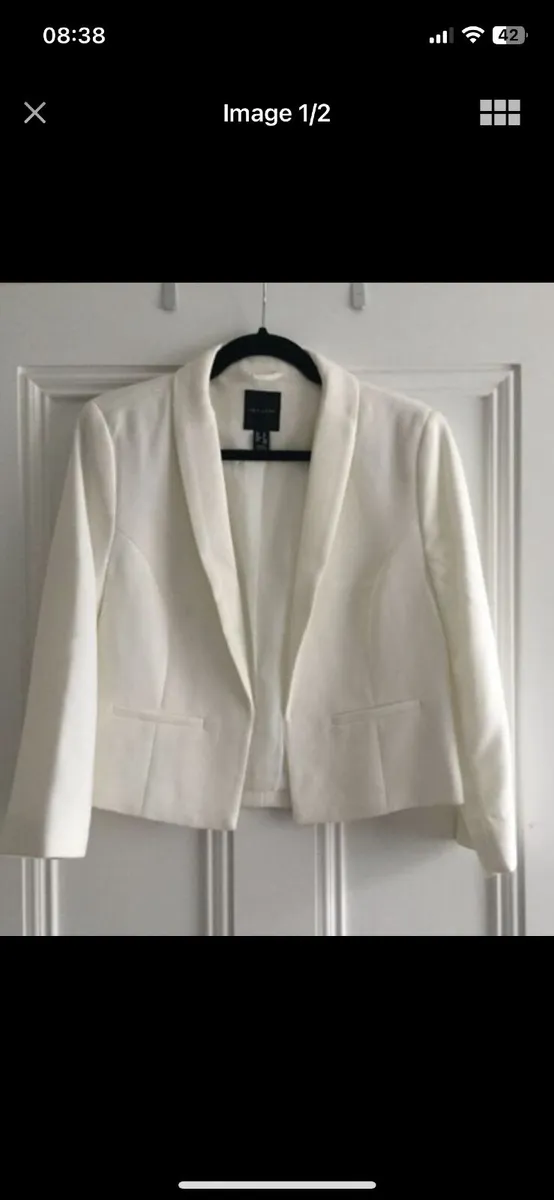 New Look white crop blazer with a shawl colla - Image 1