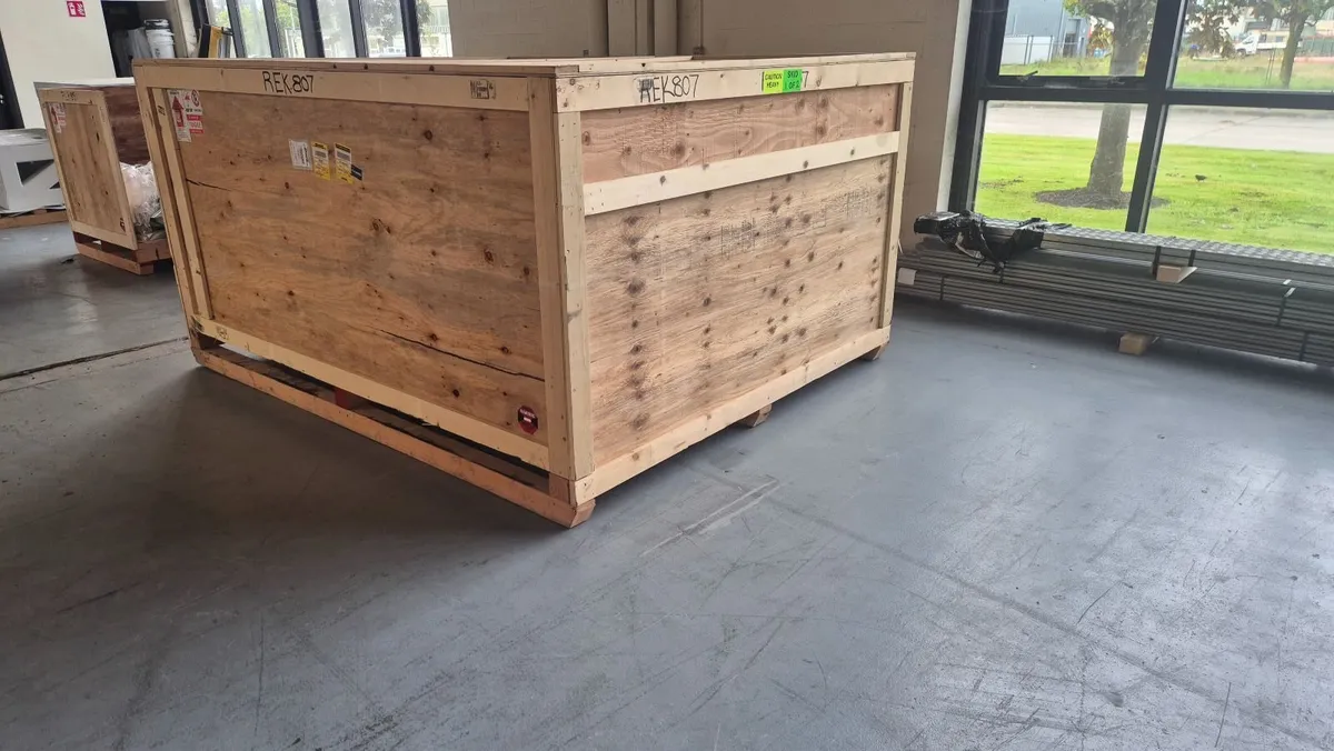 Shipping crates - Image 2