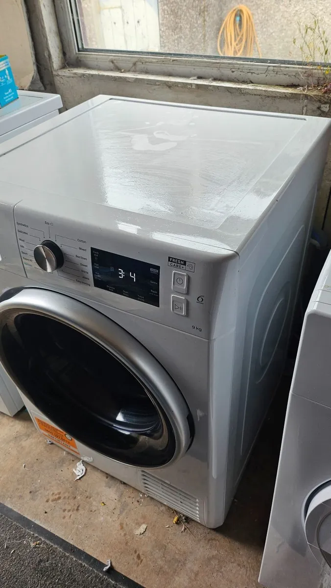 Whirlpool 9kg Free Standing Dryer - Image 1