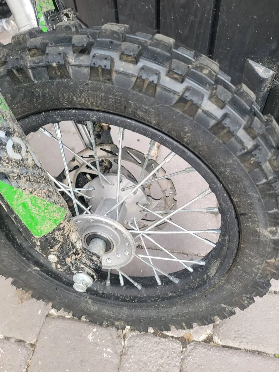 2 x  5 month old storm electric moto bikes - Image 3