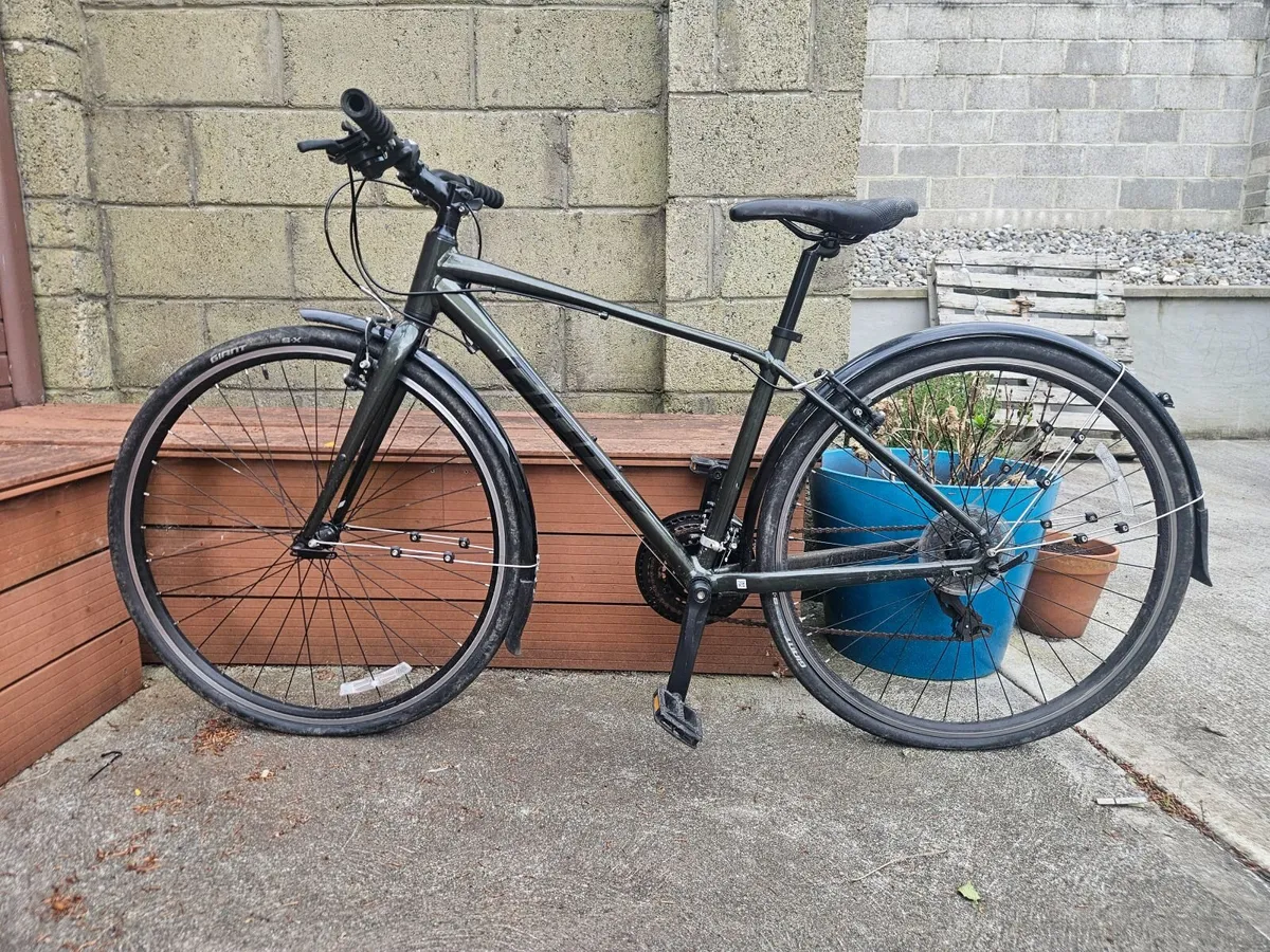 Giant escape 3 city bike - Image 1