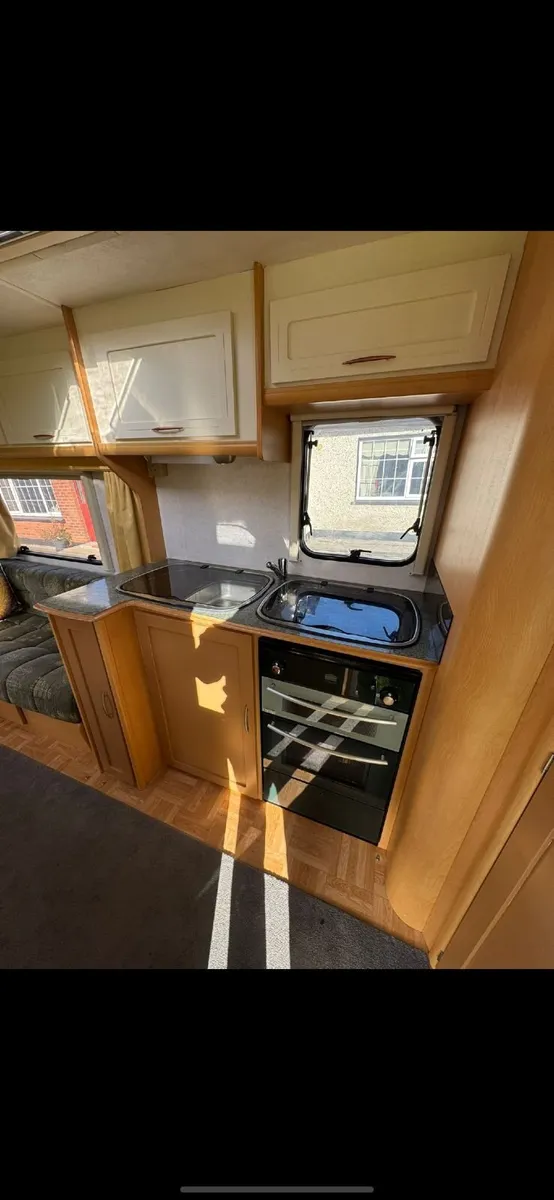 Caravan - Image 2