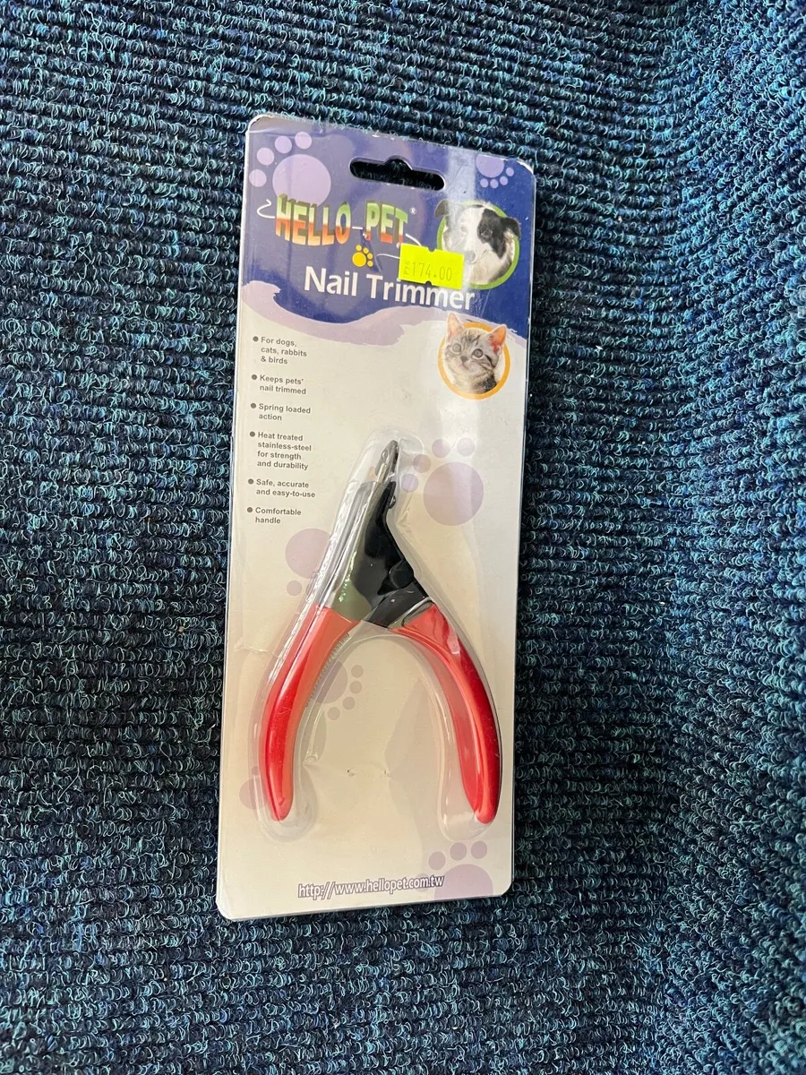 Nail clippers for a cat and litter scoops - Image 3