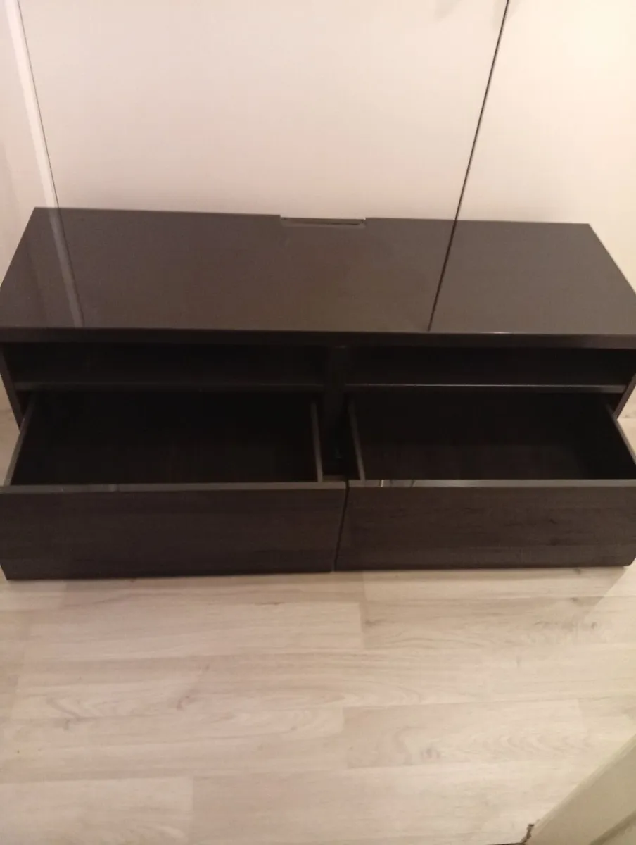 Modern Quality Glass Top TV Bench Unit - Image 3