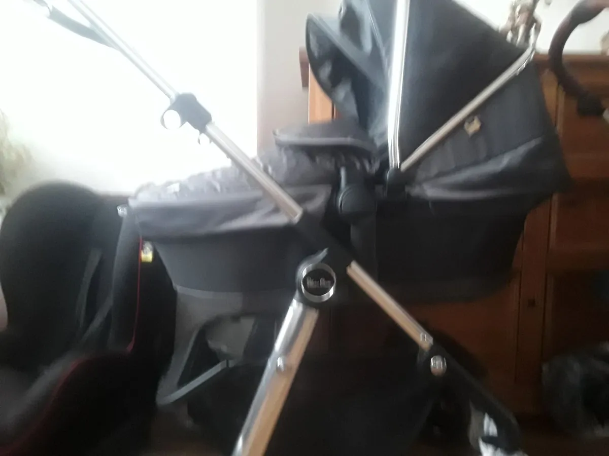 City Mini 2 in 1 buggie  good condition - Image 4