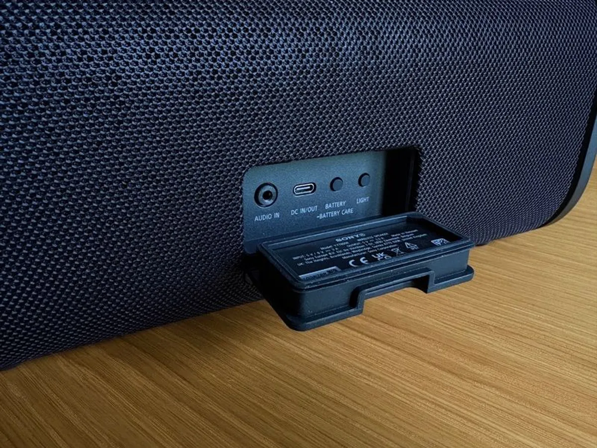 Sony Ult Field 5 Bt Speaker - Image 4