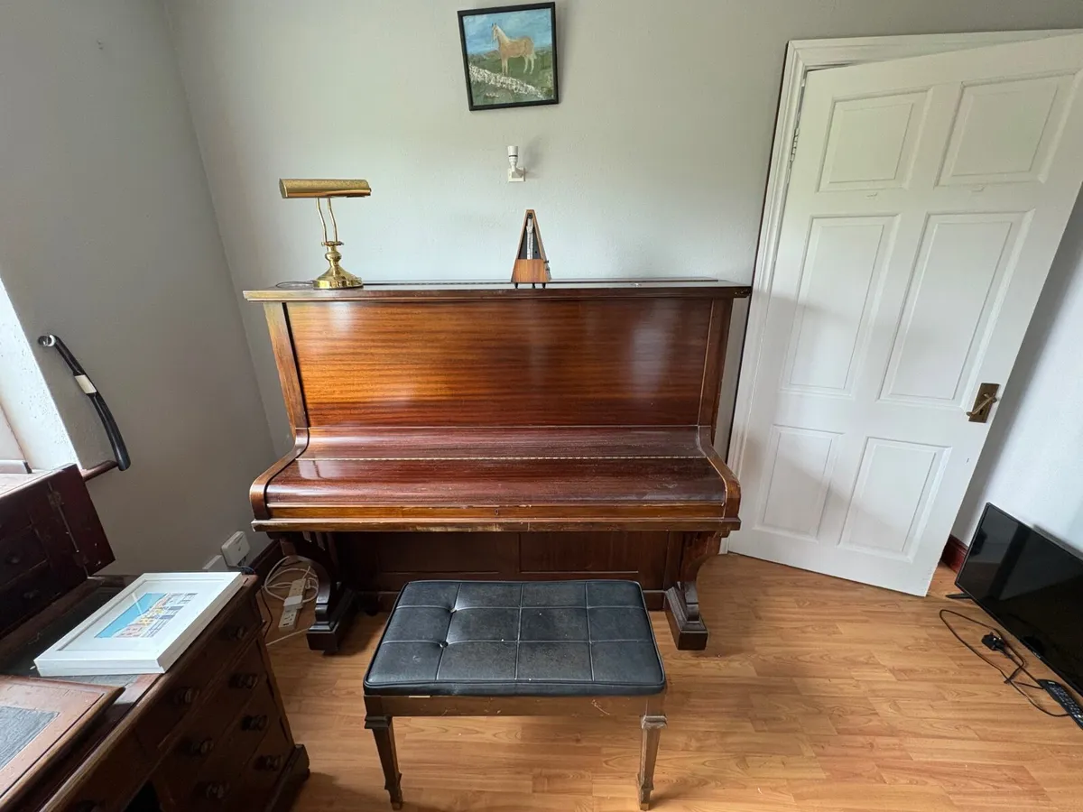 Piano - Image 1