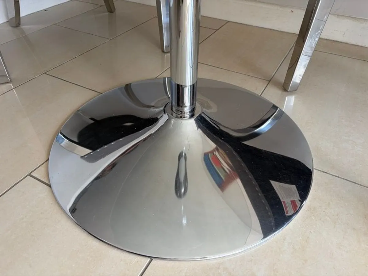 Glass table with velvet studded chairs - Image 2