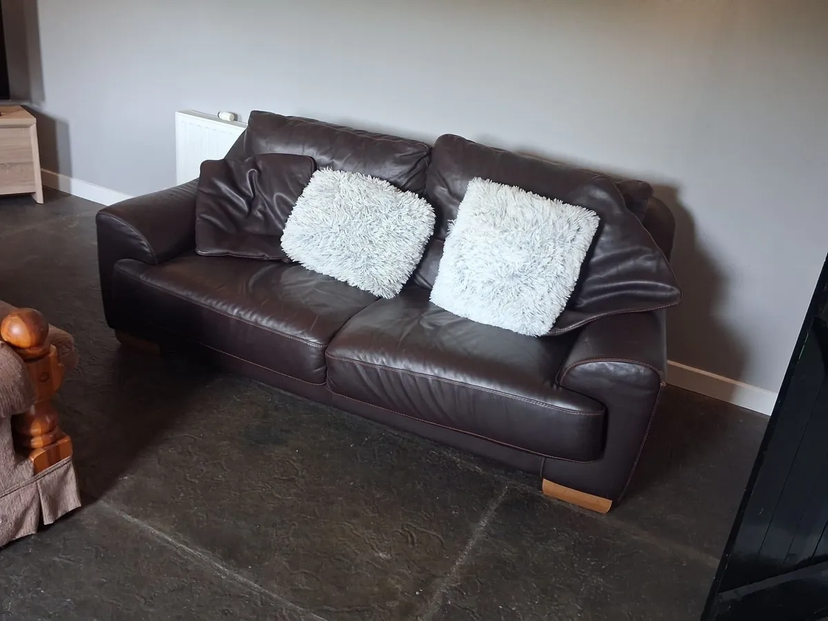 Leather 3 seater - Image 2