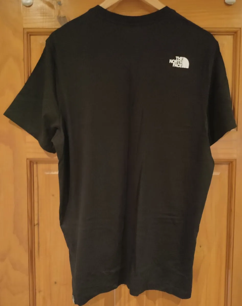 The North Face T shirt L - Image 4