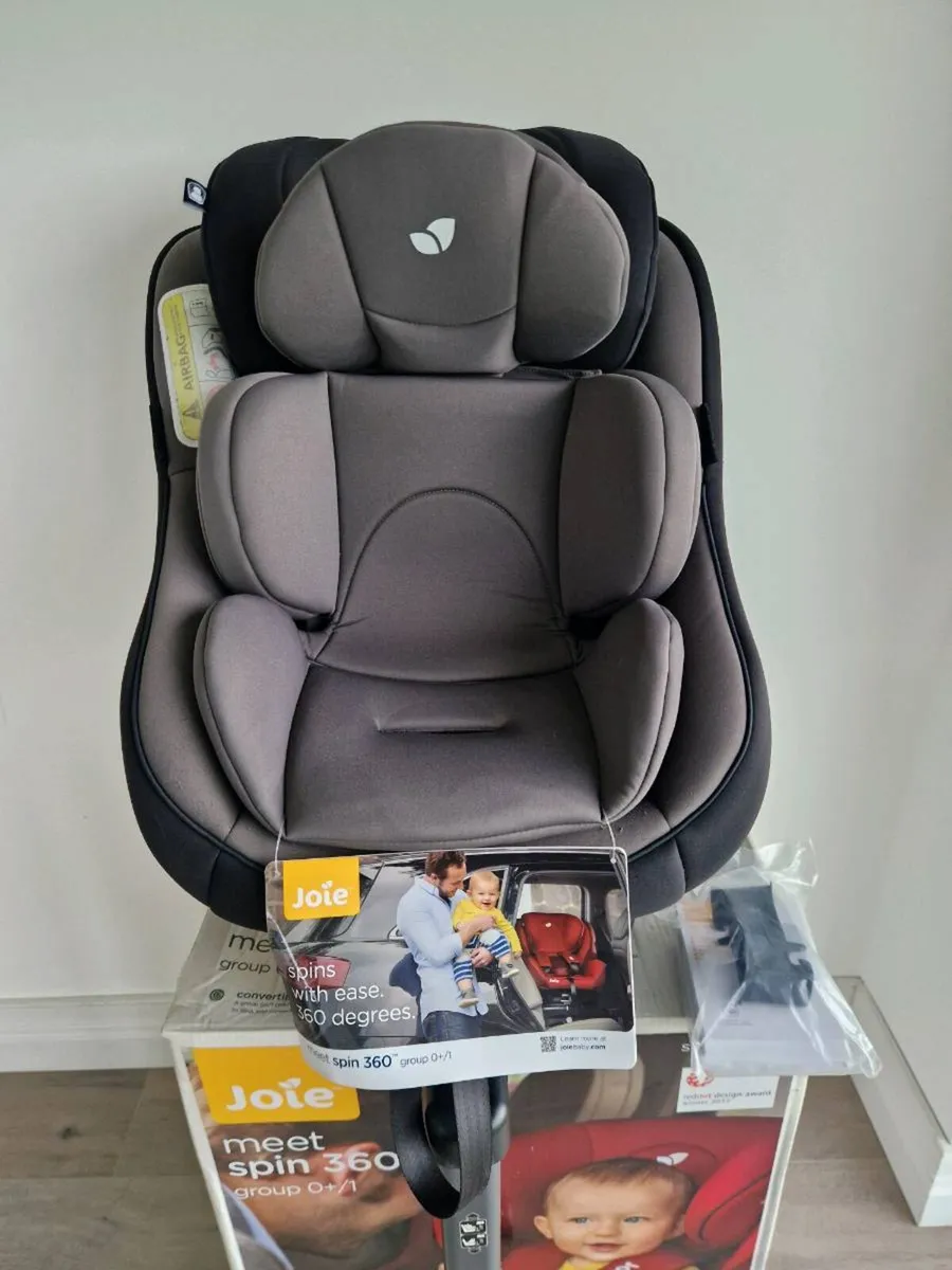 Joie Spin 360 car seat in mint condition - Image 1