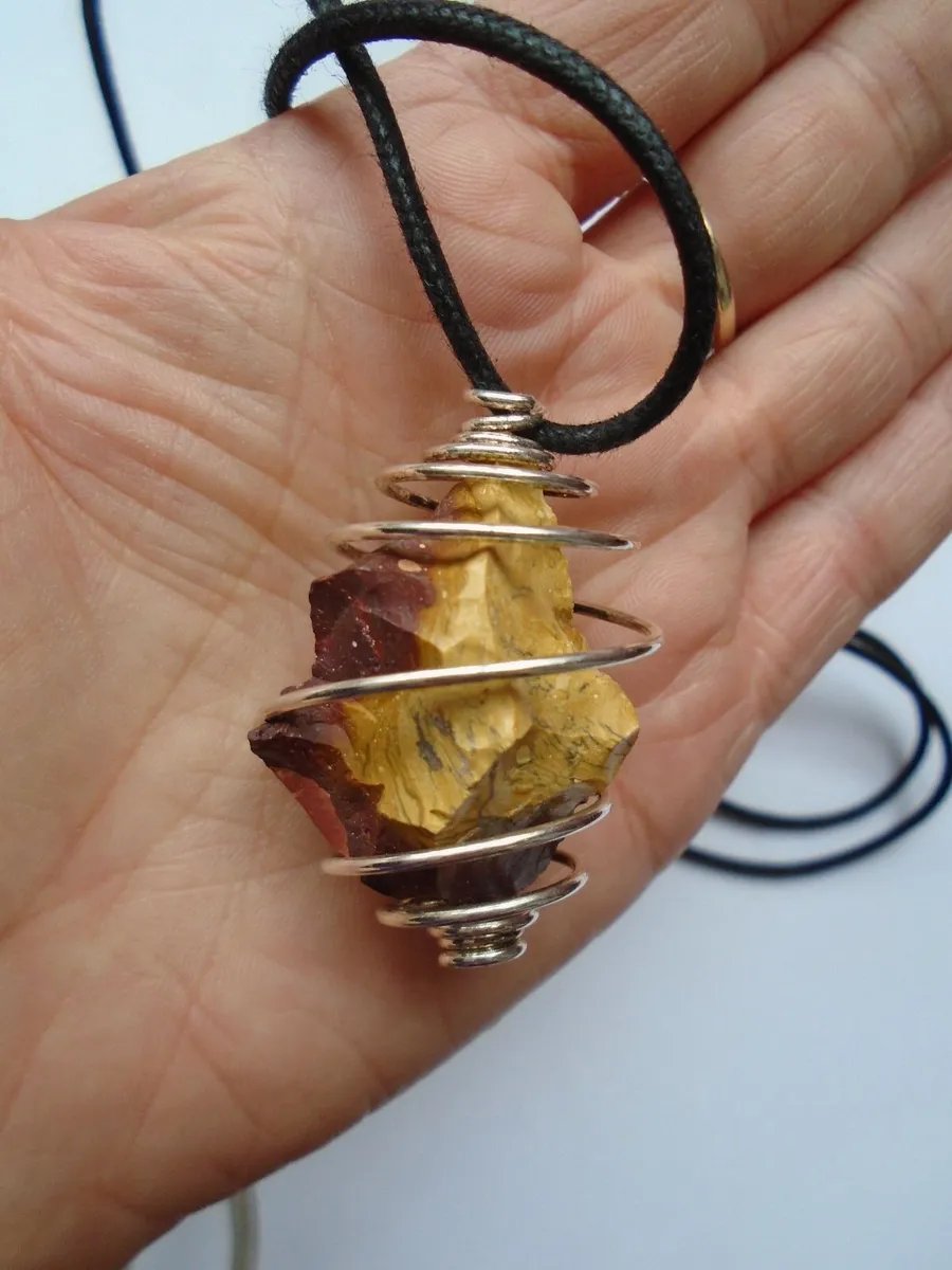 Gemstone pendant, Mookaite, Jewellery - Image 1